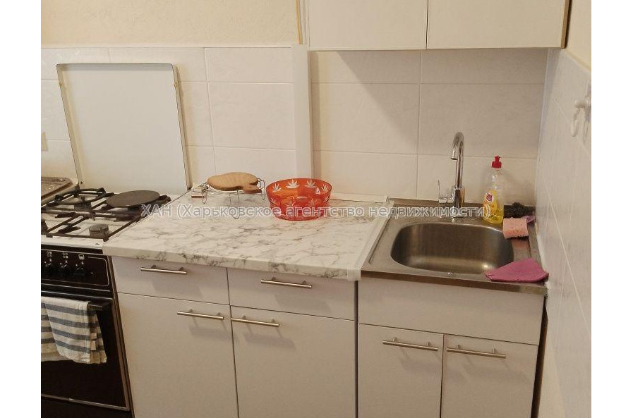 Продам квартиру, 92-й бригады ул. , 1  ком., 35.50 м², косметический ремонт 