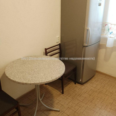 Продам квартиру, 92-й бригады ул. , 1  ком., 35.50 м², косметический ремонт 