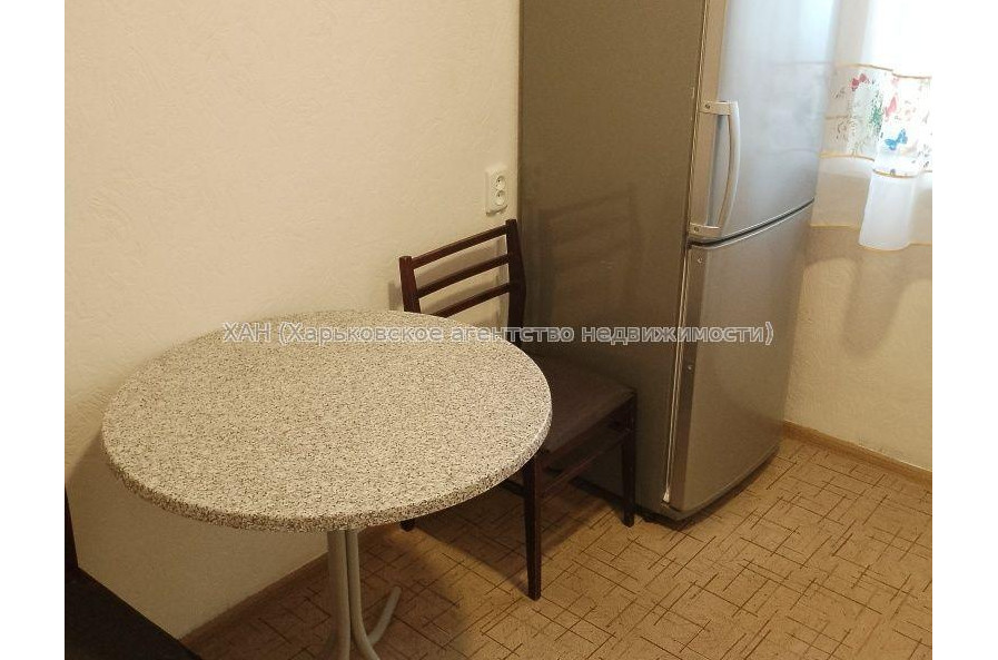 Продам квартиру, 92-й бригады ул. , 1  ком., 35.50 м², косметический ремонт 