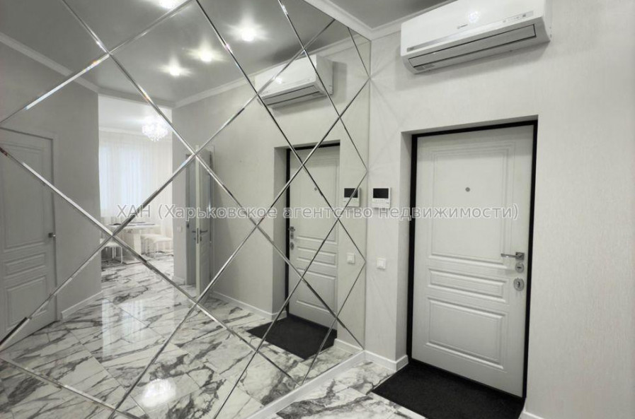 Продам квартиру, Ботаническая ул. , 1 кім., 54.50 м², авторский дизайн 