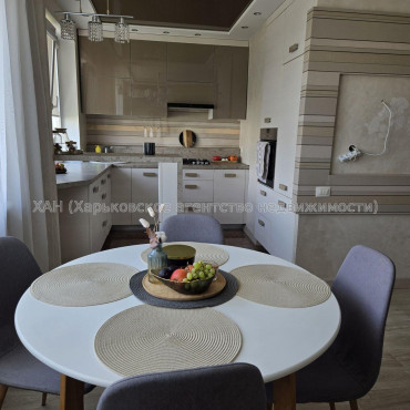 Продам квартиру, Победы просп. , 3  ком., 64 м², авторский дизайн 