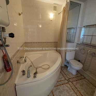 Продам квартиру, Гвардейцев Широнинцев ул. , 3  ком., 69.20 м², авторский дизайн 