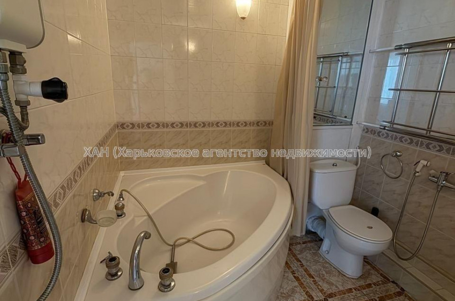 Продам квартиру, Гвардейцев Широнинцев ул. , 3  ком., 69.20 м², авторский дизайн 