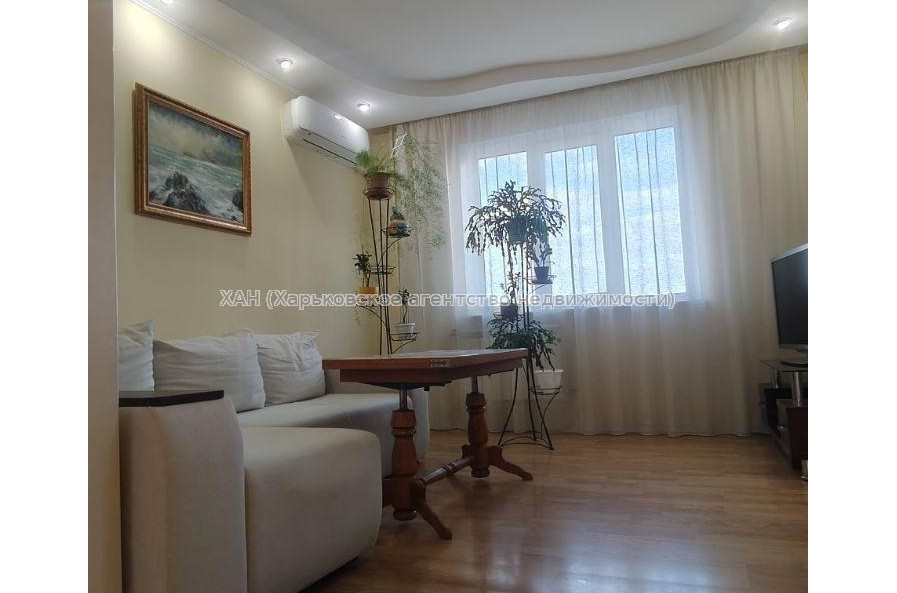 Продам квартиру, Гвардейцев Широнинцев ул. , 3  ком., 69.20 м², авторский дизайн 