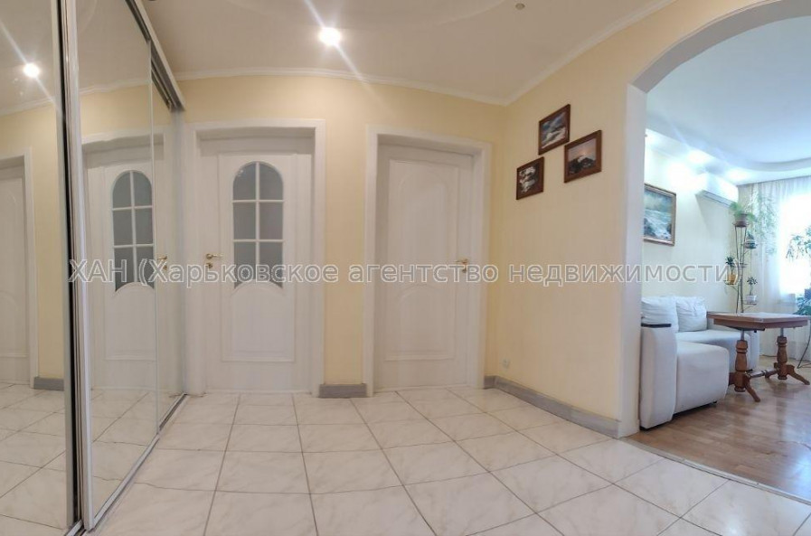 Продам квартиру, Гвардейцев Широнинцев ул. , 3  ком., 69.20 м², авторский дизайн 
