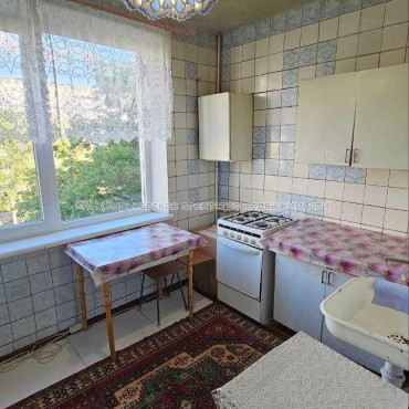 Продам квартиру, Гвардейцев Широнинцев ул. , 1 кім., 32.70 м², косметический ремонт 