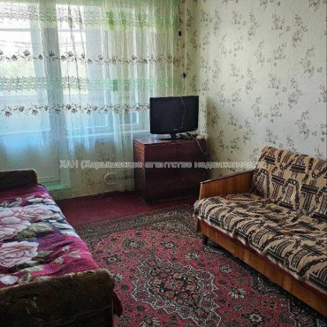 Продам квартиру, Гвардейцев Широнинцев ул. , 1 кім., 32.70 м², косметический ремонт 