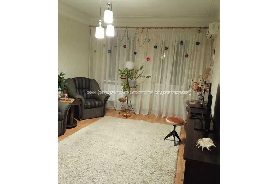 Продам квартиру, Богдана Хмельницкого ул. , 3 кім., 56 м², капитальный ремонт 