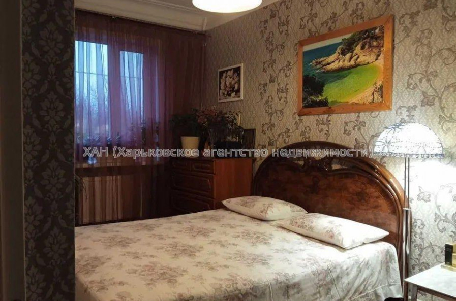 Продам квартиру, Богдана Хмельницкого ул. , 3 кім., 56 м², капитальный ремонт 