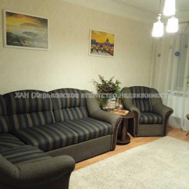 Продам квартиру, Богдана Хмельницкого ул. , 3 кім., 56 м², капитальный ремонт