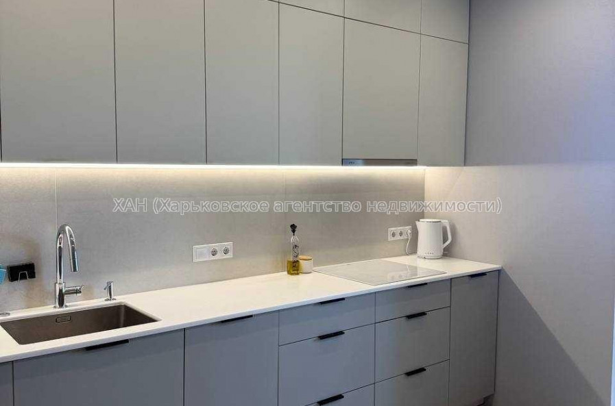 Продам квартиру, Героев Харькова просп. , 1 кім., 49 м², авторский дизайн 