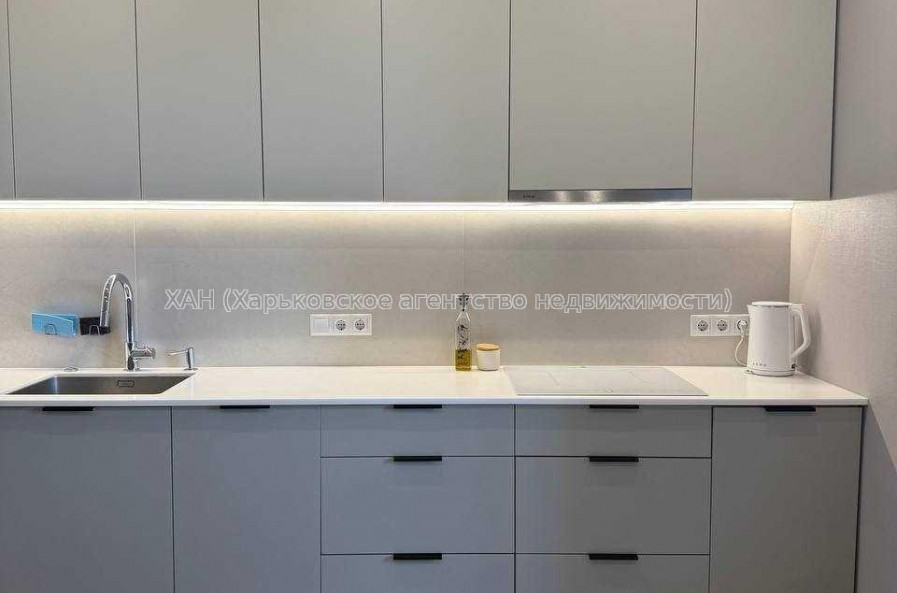 Продам квартиру, Героев Харькова просп. , 1 кім., 49 м², авторский дизайн 