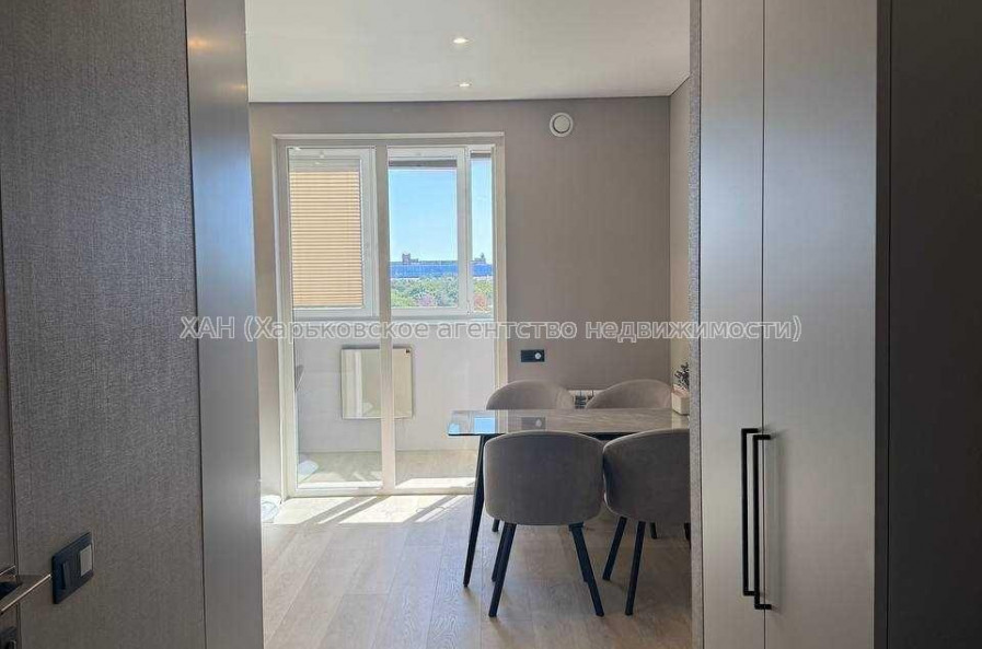Продам квартиру, Героев Харькова просп. , 1 кім., 49 м², авторский дизайн 