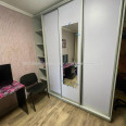 Продам квартиру, Михаила Комарова ул. , 2  ком., 45.80 м², косметический ремонт 