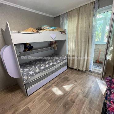 Продам квартиру, Михаила Комарова ул. , 2  ком., 45.80 м², косметический ремонт 