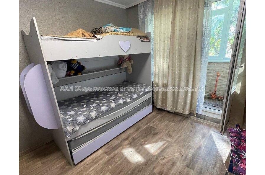 Продам квартиру, Михаила Комарова ул. , 2  ком., 45.80 м², косметический ремонт 