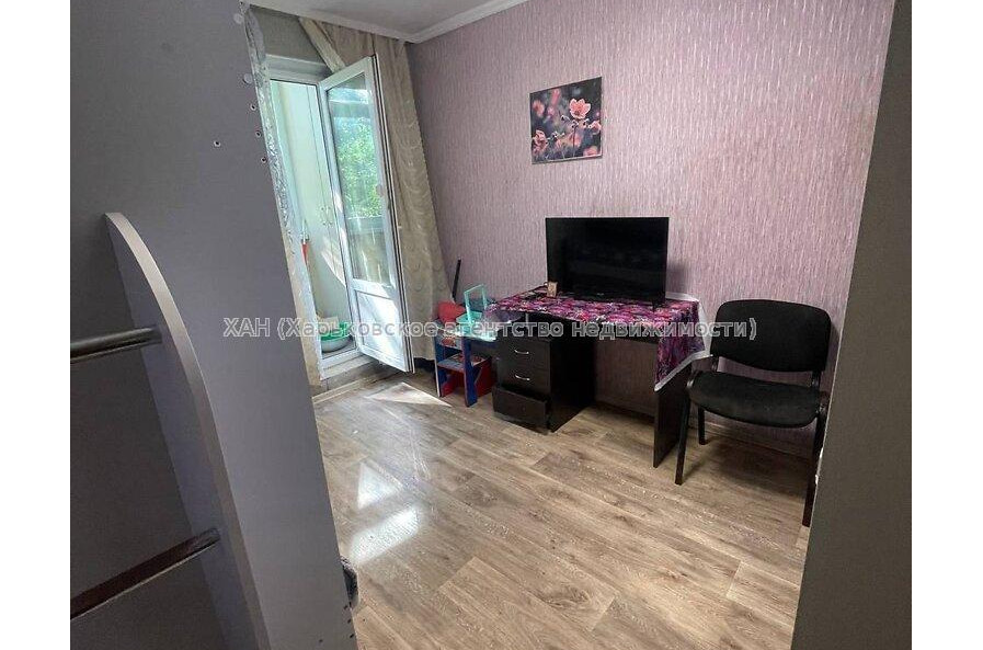 Продам квартиру, Михаила Комарова ул. , 2  ком., 45.80 м², косметический ремонт 