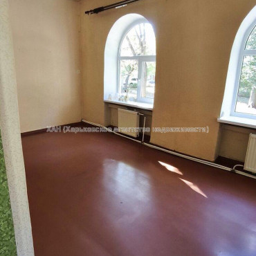 Продам квартиру, Ново-Баварский просп. , 4  ком., 66.10 м², косметический ремонт 