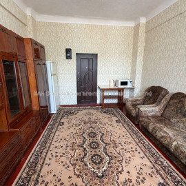 Продам квартиру, Леонида Быкова ул. , 1 кім., 27 м², косметический ремонт