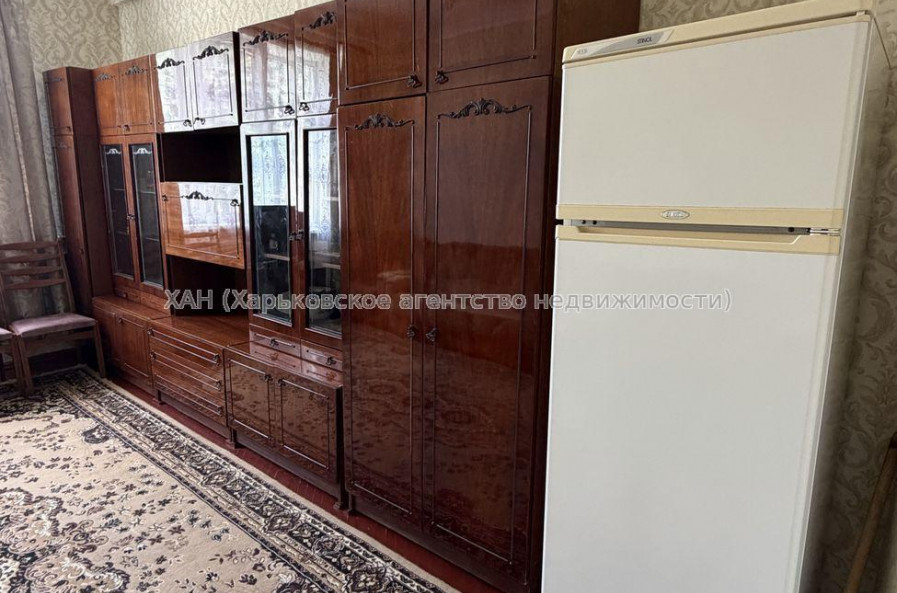 Продам квартиру, Леонида Быкова ул. , 1 кім., 27 м², косметический ремонт 