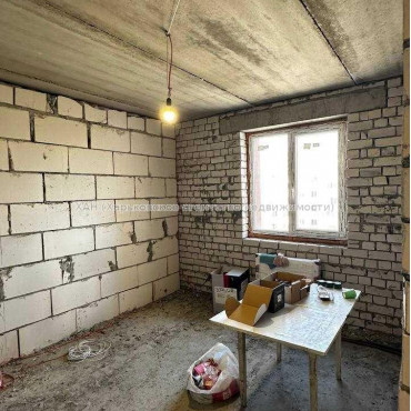 Продам квартиру, Драгоманова ул. , 1  ком., 34.40 м², без отделочных работ 