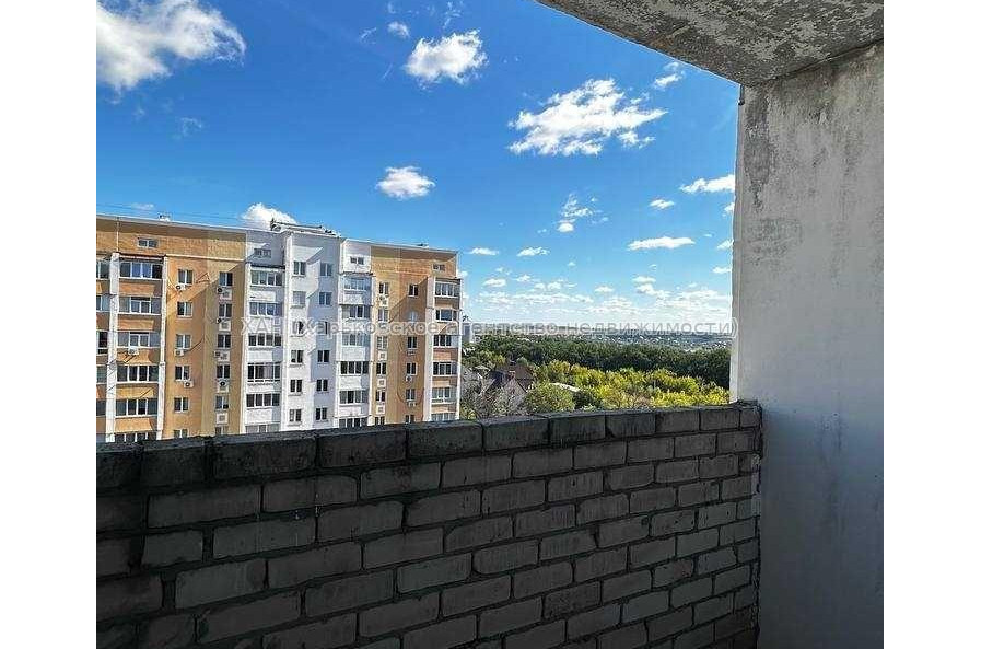 Продам квартиру, Драгоманова ул. , 1  ком., 34.40 м², без отделочных работ 