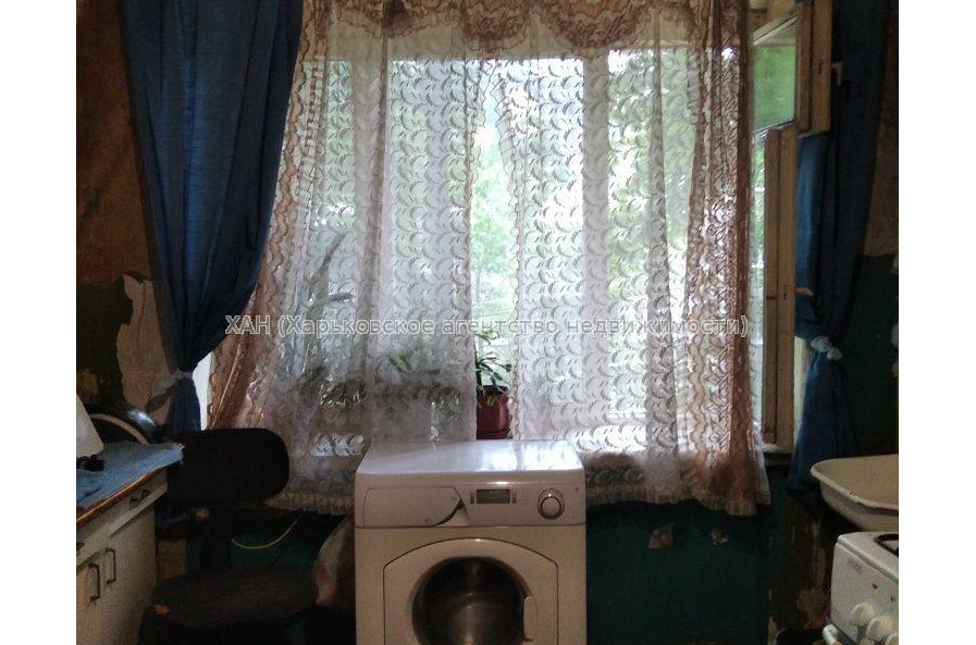 Продам квартиру, Александровский просп. , 1  ком., 17 м², косметический ремонт 