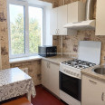 Продам квартиру, Ново-Баварский просп. , 2  ком., 42 м², советский ремонт 