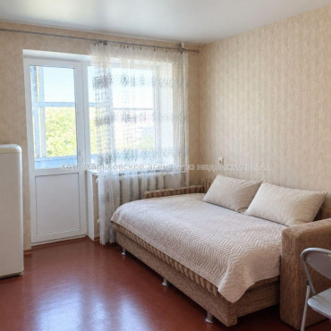 Продам квартиру, Ново-Баварский просп. , 2  ком., 42 м², советский ремонт 