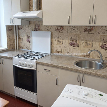 Продам квартиру, Ново-Баварский просп. , 2  ком., 42 м², советский ремонт 