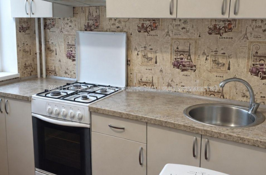 Продам квартиру, Ново-Баварский просп. , 2  ком., 42 м², советский ремонт 