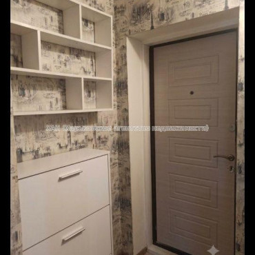 Продам квартиру, Ново-Баварский просп. , 2  ком., 42 м², советский ремонт 