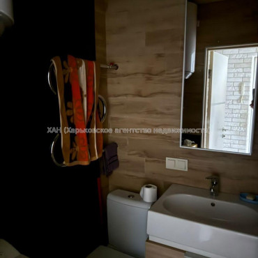 Продам квартиру, Космонавтов ул. , 1 кім., 28.60 м², косметический ремонт 