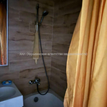Продам квартиру, Космонавтов ул. , 1 кім., 28.60 м², косметический ремонт 