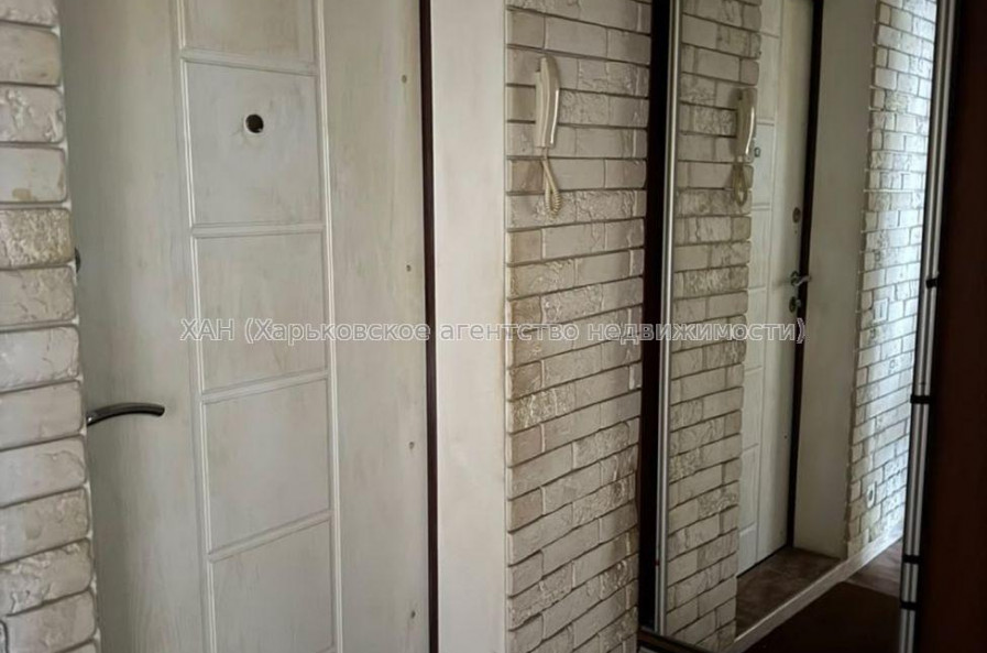 Продам квартиру, Космонавтов ул. , 1 кім., 28.60 м², косметический ремонт 