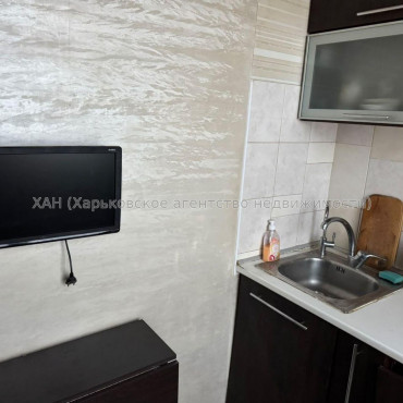 Продам квартиру, Космонавтов ул. , 1 кім., 28.60 м², косметический ремонт 