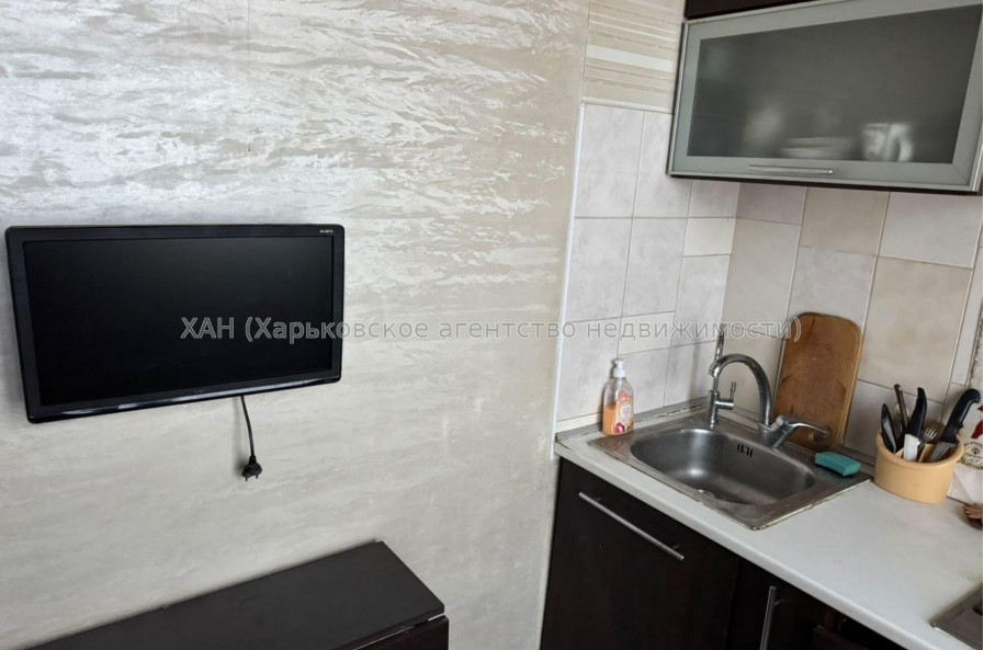 Продам квартиру, Космонавтов ул. , 1 кім., 28.60 м², косметический ремонт 
