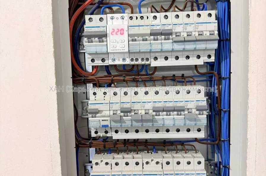 Продам квартиру, Льва Ландау просп. , 3 кім., 105 м², без отделочных работ 