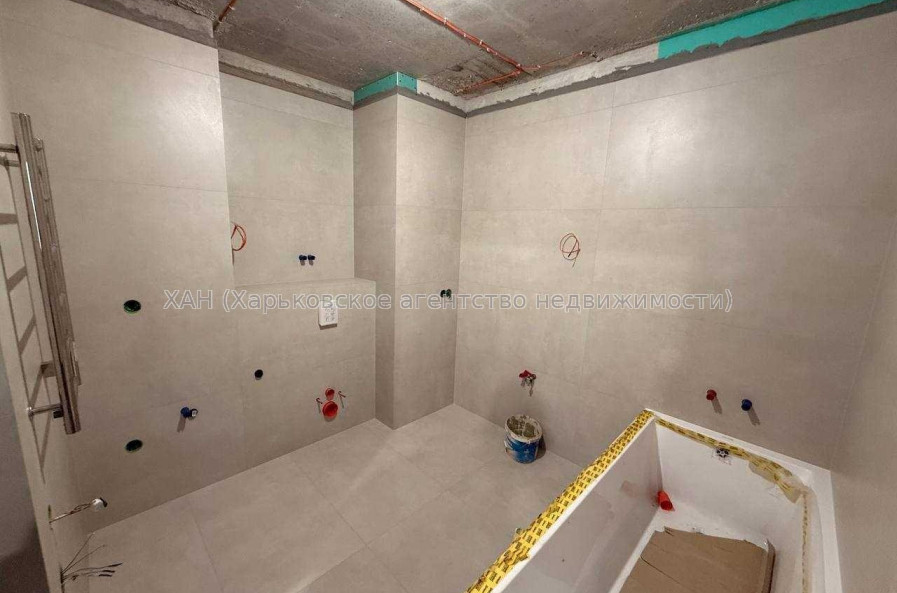 Продам квартиру, Льва Ландау просп. , 3 кім., 105 м², без отделочных работ 