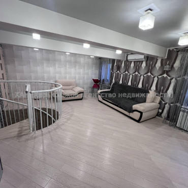 Продам квартиру, Клочковская ул. , 4 кім., 114 м², авторский дизайн 