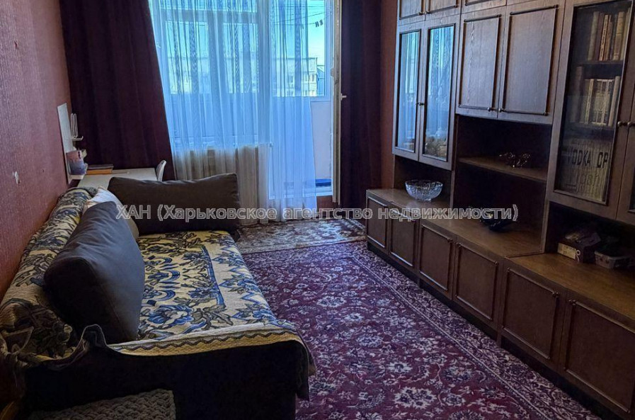 Продам квартиру, Валентиновская ул. , 3  ком., 66 м², косметический ремонт 