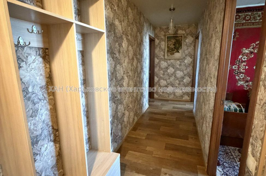 Продам квартиру, Валентиновская ул. , 3  ком., 66 м², косметический ремонт 