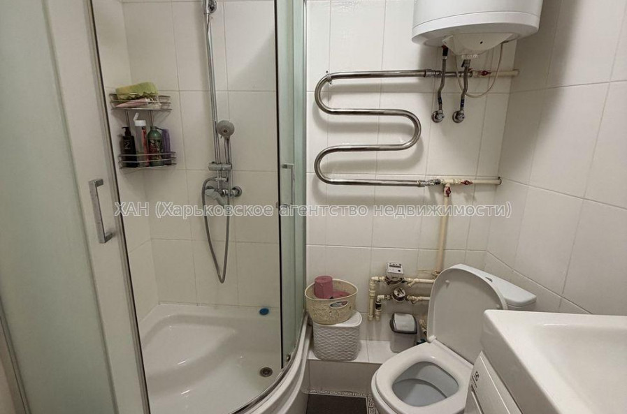 Продам квартиру, Валентиновская ул. , 3  ком., 66 м², косметический ремонт 