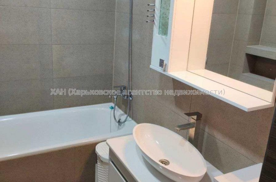 Продам квартиру, Льва Ландау просп. , 2  ком., 46 м², авторский дизайн 
