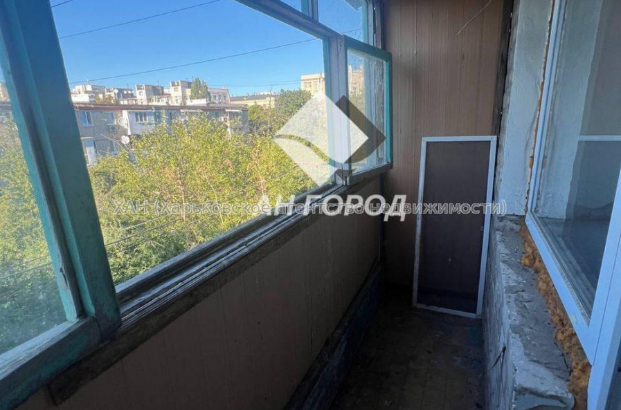Продам квартиру, Науки просп. , 3  ком., 61 м², без внутренних работ 