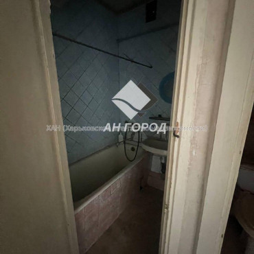Продам квартиру, Науки просп. , 3  ком., 61 м², без внутренних работ 
