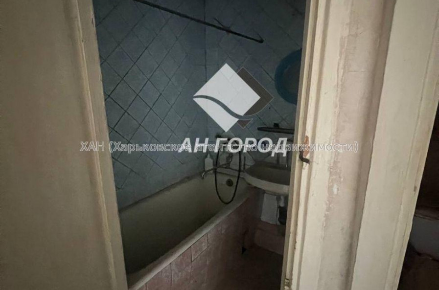 Продам квартиру, Науки просп. , 3  ком., 61 м², без внутренних работ 