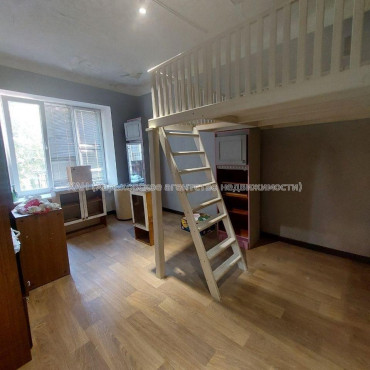 Продам квартиру, Мироносицкая ул. , 1  ком., 55.50 м², частичный ремонт 