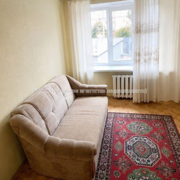 Продам квартиру, Шекспира ул. , 1 кім., 17 м², частичный ремонт 