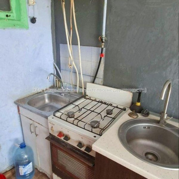 Продам квартиру, Шекспира ул. , 1 кім., 17 м², частичный ремонт 